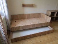 037_Bett_mit_Rollwagen