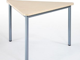 Tische_mit-Metallgestell