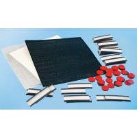 Zubehörsatz für An- und Abwesenheitsplaner • 30 Magnet-U-Profile, 15 mm x 5 cm lang, weiß, mit Karten und Abdeckstreifen • 50 Magnetpunkte, 15 mm, rot • Selbstklebebuchstaben, 5 mm, schwarz